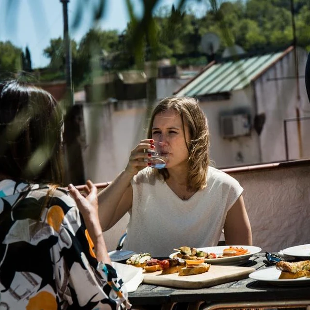 Friends enjoying a gastro meat meal