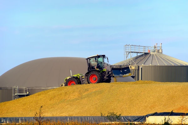 tractor biogas